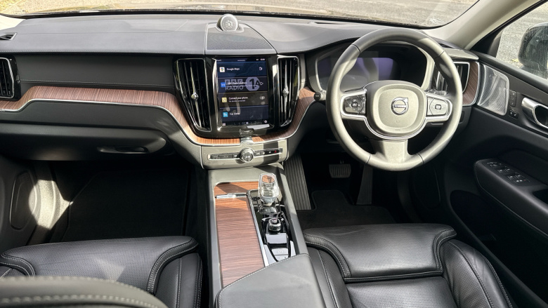 Volvo XC60 2.0 B5P Ultimate Dark 5dr AWD Geartronic Petrol Estate